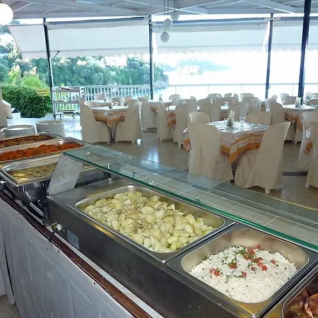 Hotel Oasis Perama (Corfu)