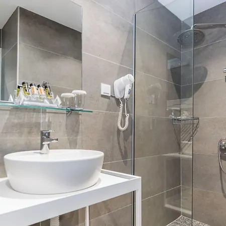 Hotell Oasis Perama (Corfu)