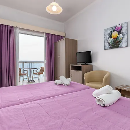 Hotell Oasis Perama (Corfu)