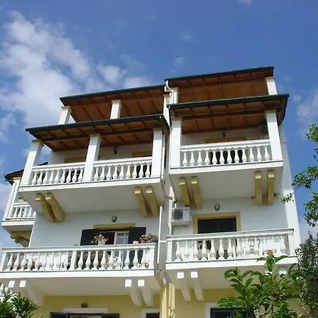 Oasis 3* Perama (Corfu)