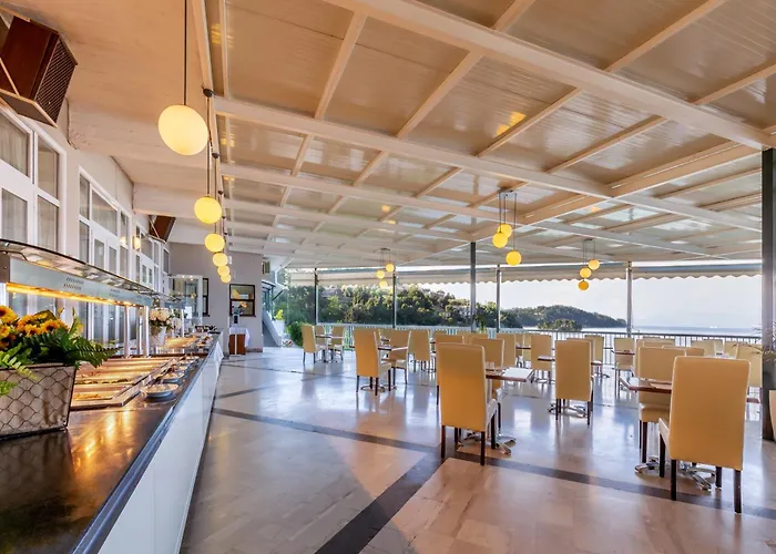 Oasis 3* Perama (Corfu)