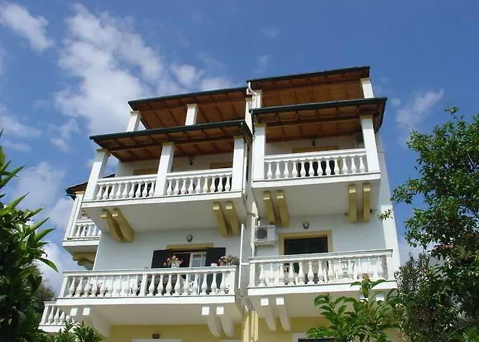 Oasis 3* Perama (Corfu)